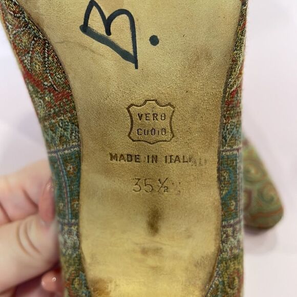 ✨HOST PICK✨Manolo Blahnik Paisley Tapestry Heel Great Used Condition Womens Euro - Picture 7 of 12